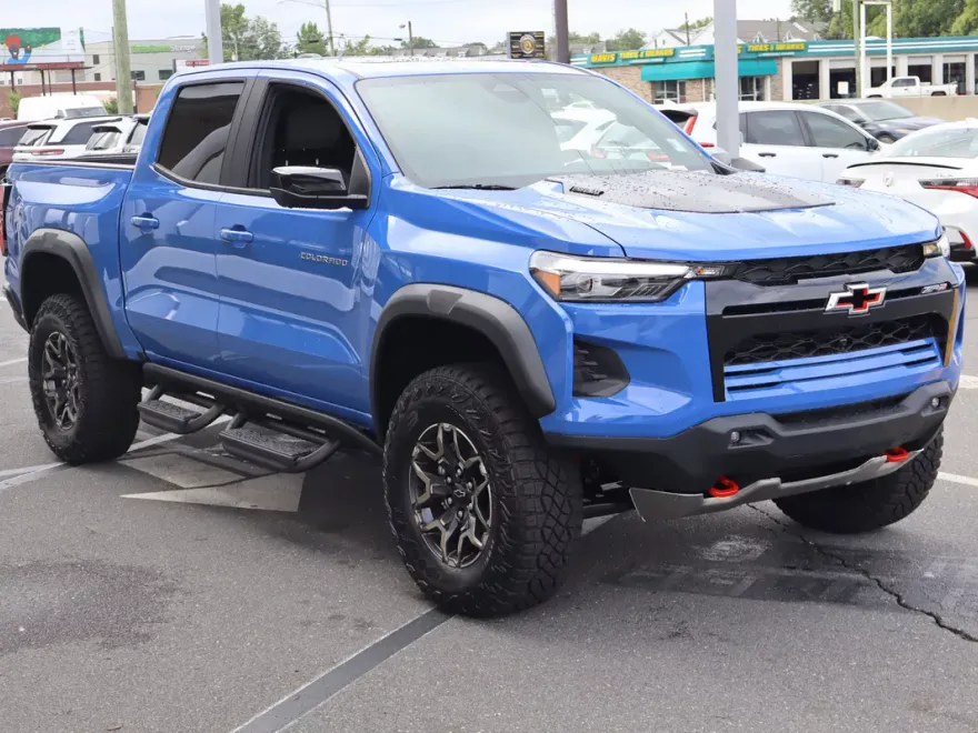 2025 Chevrolet Colorado ZR2 photo 1