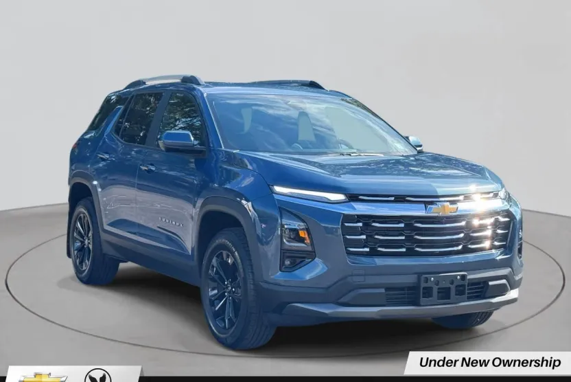 2025 Chevrolet Equinox LT photo 1