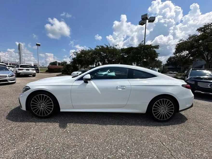 2024 Mercedes Benz CLE 300 4MATIC photo 1