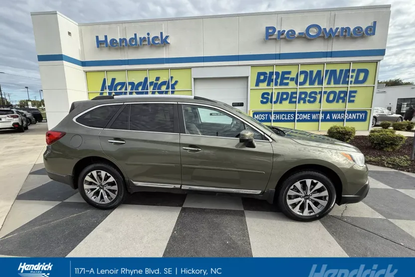 2017 Subaru Outback 2.5i Touring photo 1