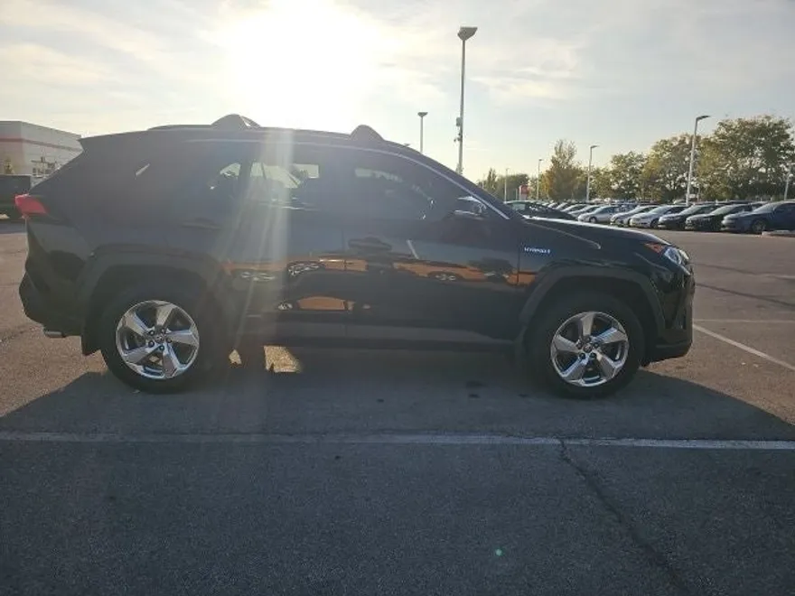 2021 Toyota RAV4 Hybrid XLE Premium photo 1