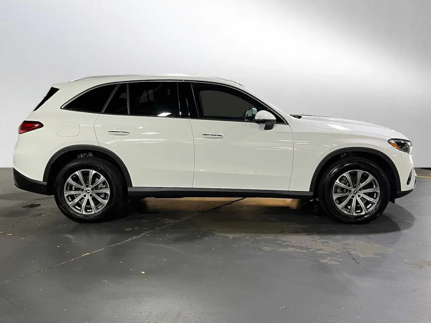 2025 Mercedes Benz GLC 300 4MATIC photo 1