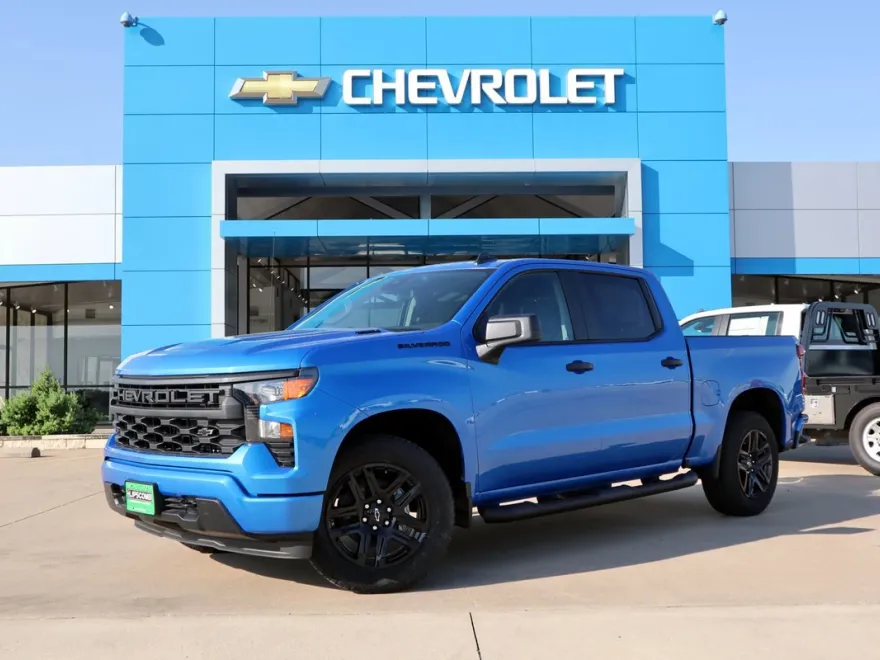 2025 Chevrolet Silverado 1500 Custom photo 1