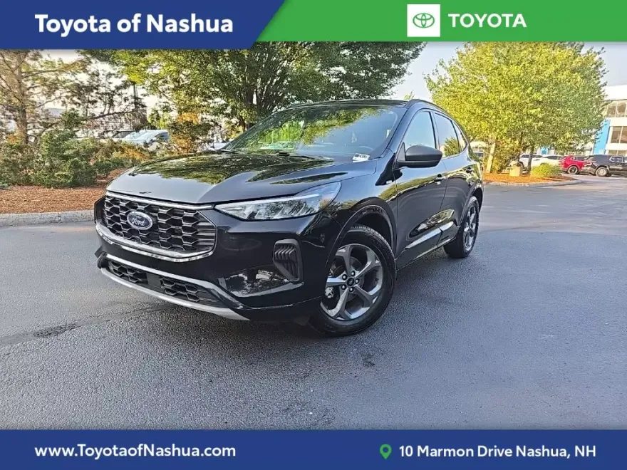 2023 Ford Escape ST-Line photo 1