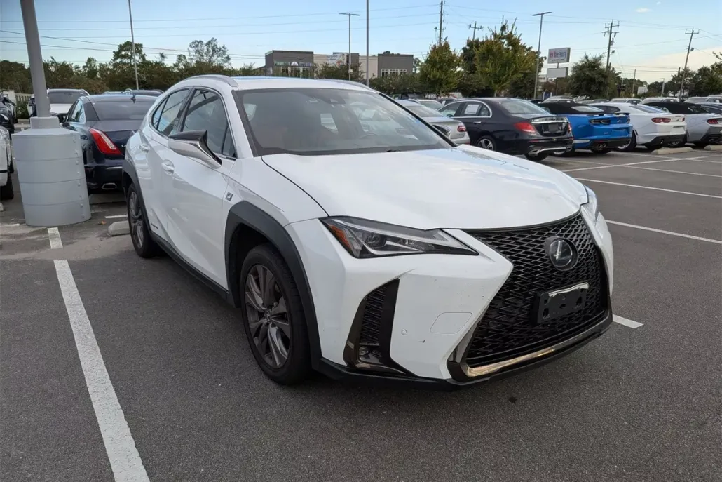 2021 Lexus UX 250h F SPORT photo 1