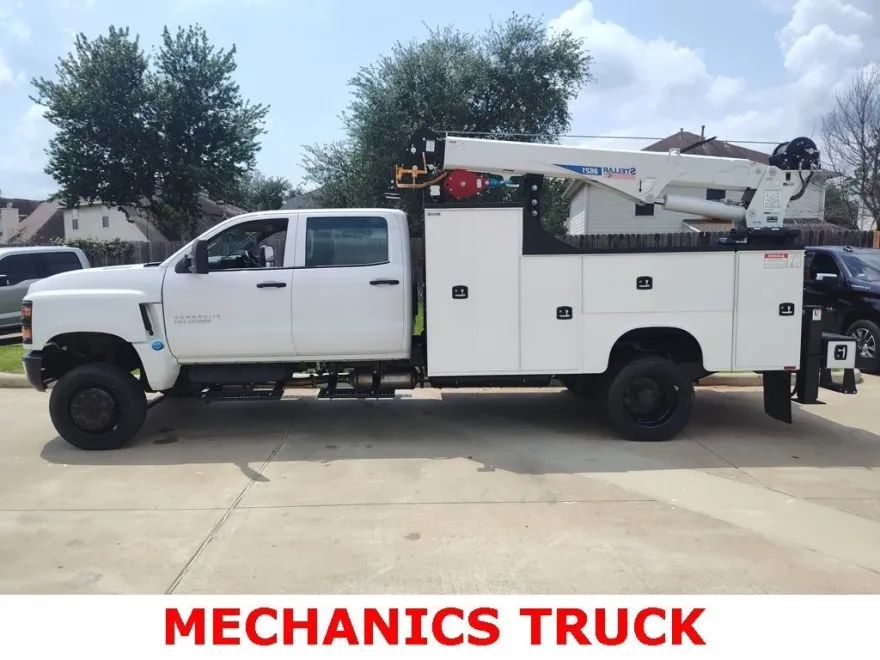 2023 Chevrolet Silverado 6500HD Work Truck photo 1