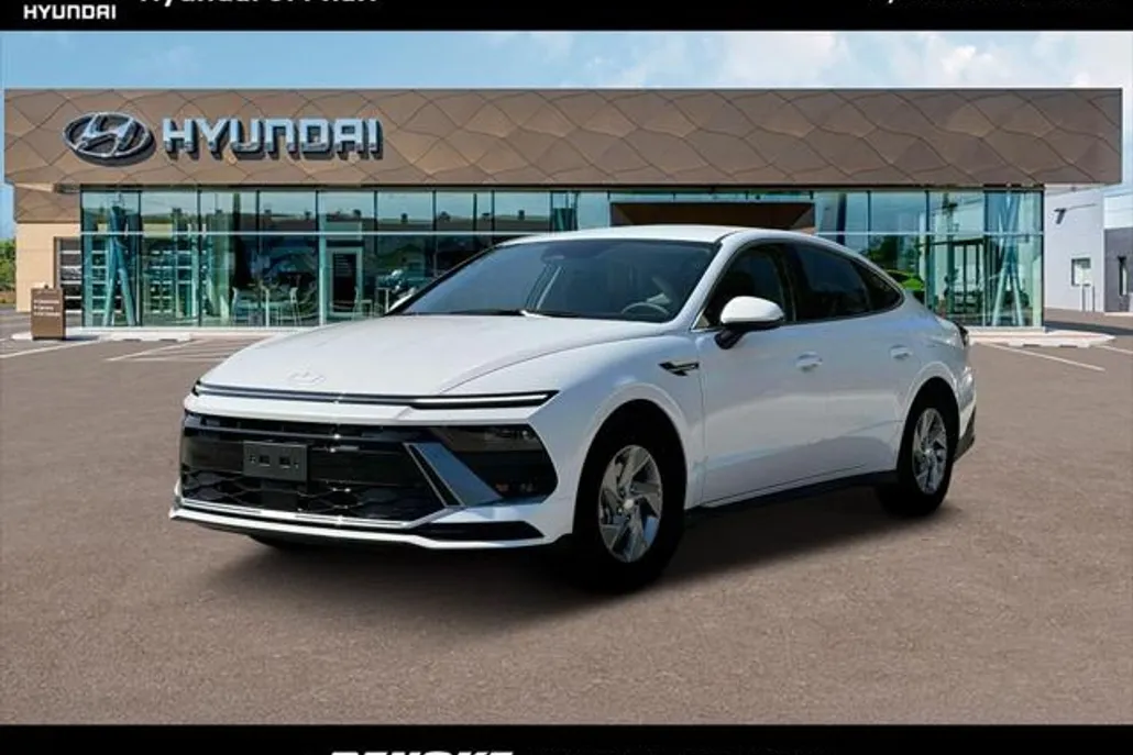 2025 Hyundai Sonata SE photo 1