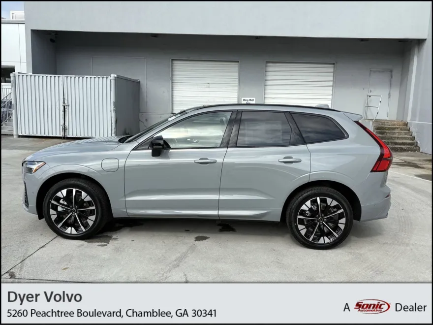 2026 Volvo XC60 Hybrid T8 photo 1