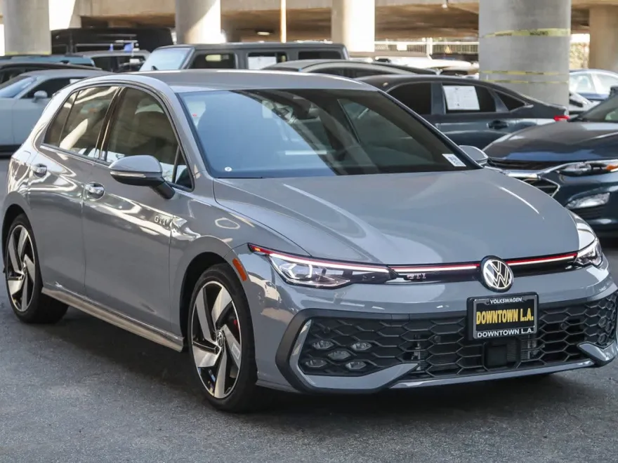 2025 Volkswagen Golf GTI S photo 1