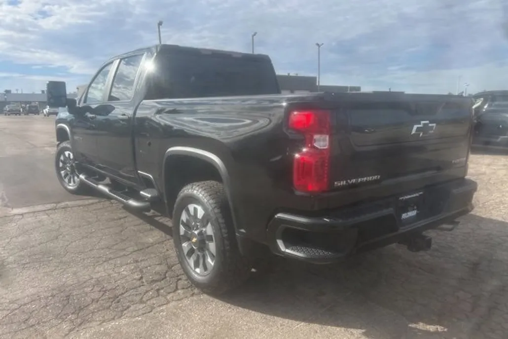 2025 Chevrolet Silverado 2500HD Custom photo 1