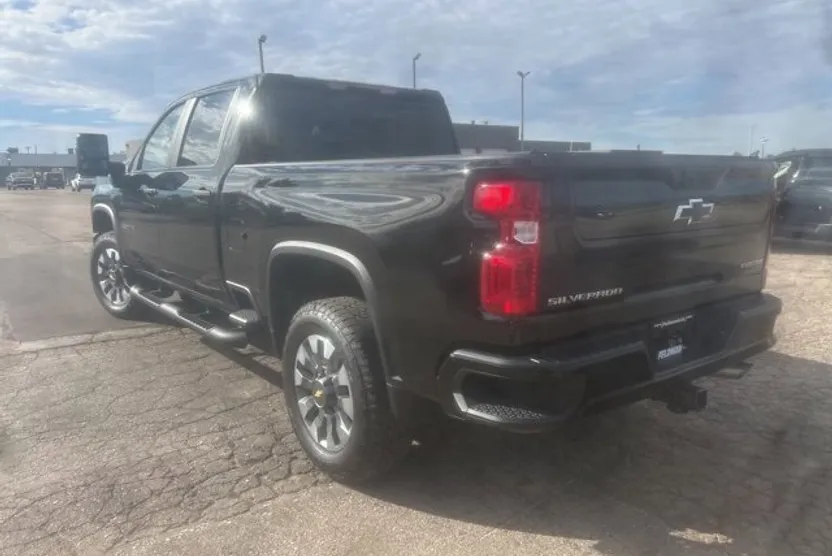 2025 Chevrolet Silverado 2500HD Custom photo 1