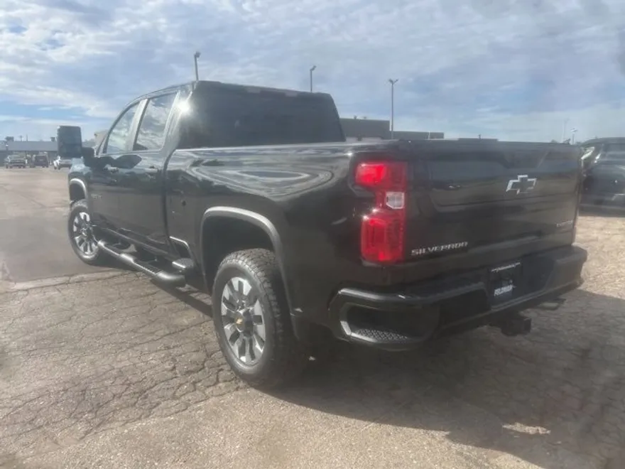 2025 Chevrolet Silverado 2500HD Custom photo 1