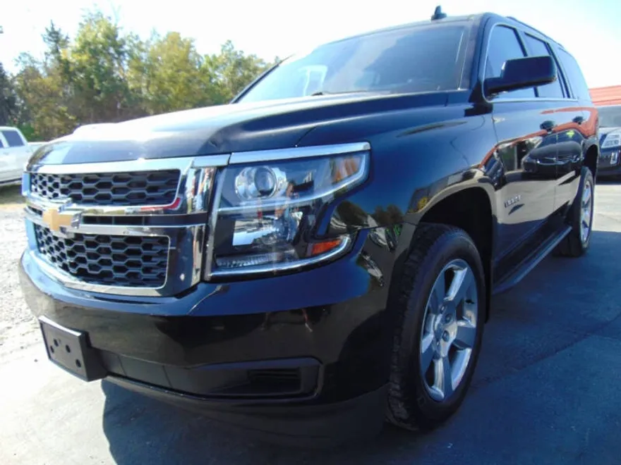 2019 Chevrolet Tahoe LT photo 1