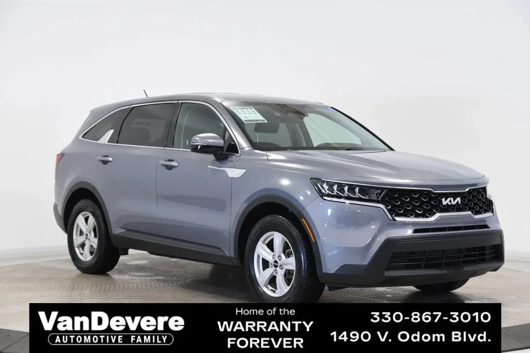 2022 Kia Sorento LX photo 1
