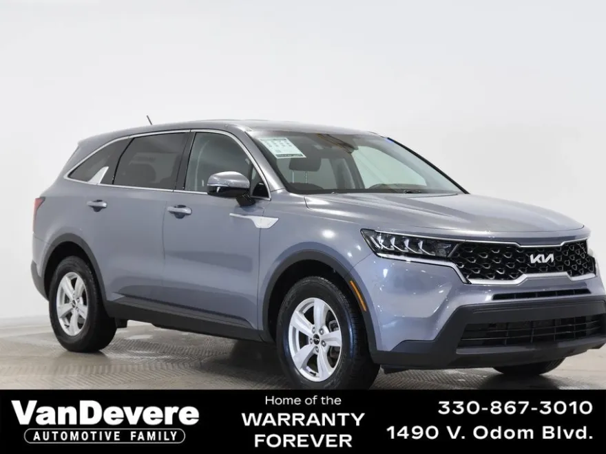 2022 Kia Sorento LX photo 1