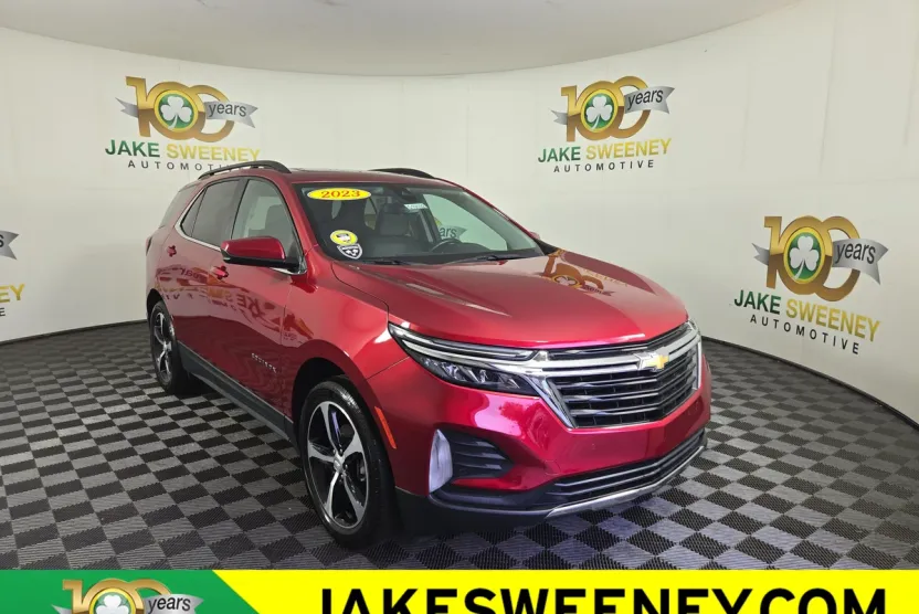 2023 Chevrolet Equinox LT photo 1