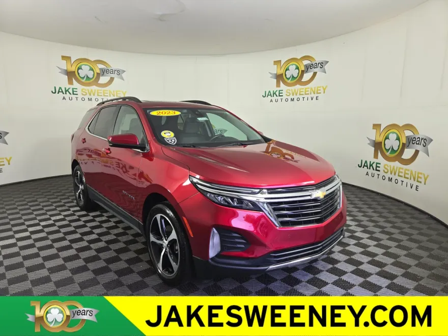 2023 Chevrolet Equinox LT photo 1