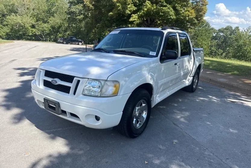 2005 Ford Explorer Sport Trac XLT photo 1