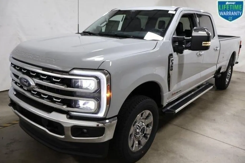 2026 Ford F-350 Lariat photo 1