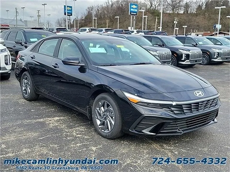 2025 Hyundai Elantra SEL Sport photo 1