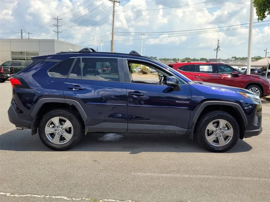 2024 Toyota RAV4 XLE photo 1