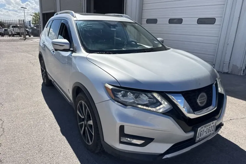 2018 Nissan Rogue SL photo 1