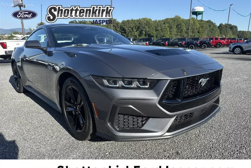 2024 Ford Mustang GT photo 1