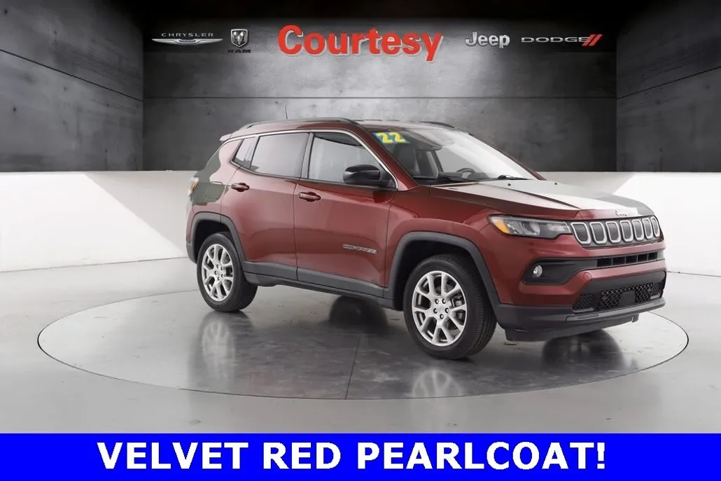 2022 Jeep Compass Latitude Lux photo 1