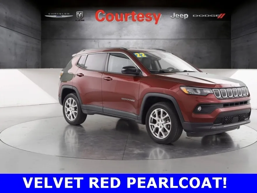 2022 Jeep Compass Latitude Lux photo 1