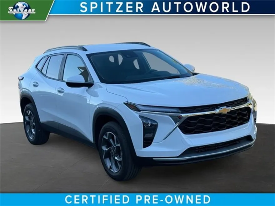 2025 Chevrolet Trax LT photo 1