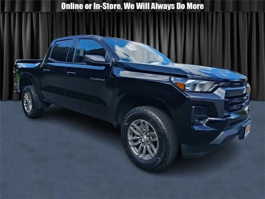 2023 Chevrolet Colorado LT photo 1