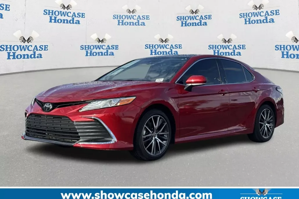 2024 Toyota Camry XLE photo 1
