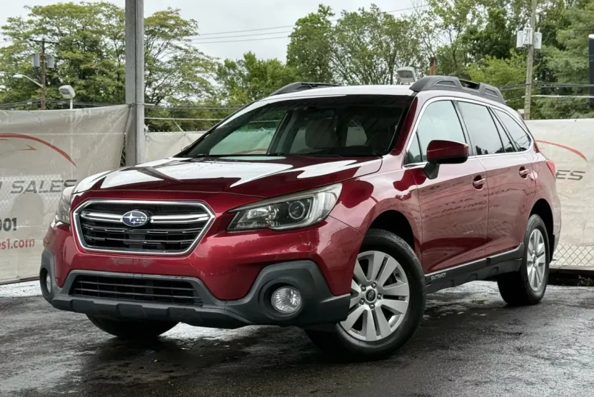 2018 Subaru Outback 2.5i Premium photo 1