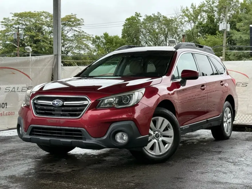 2018 Subaru Outback 2.5i Premium photo 1