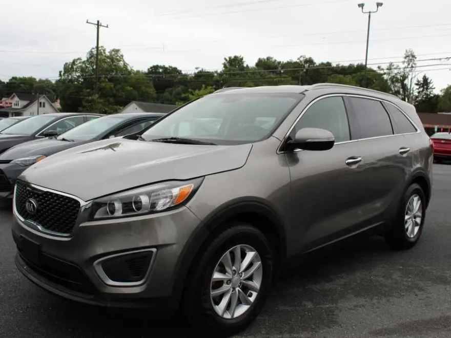 2018 Kia Sorento LX photo 1