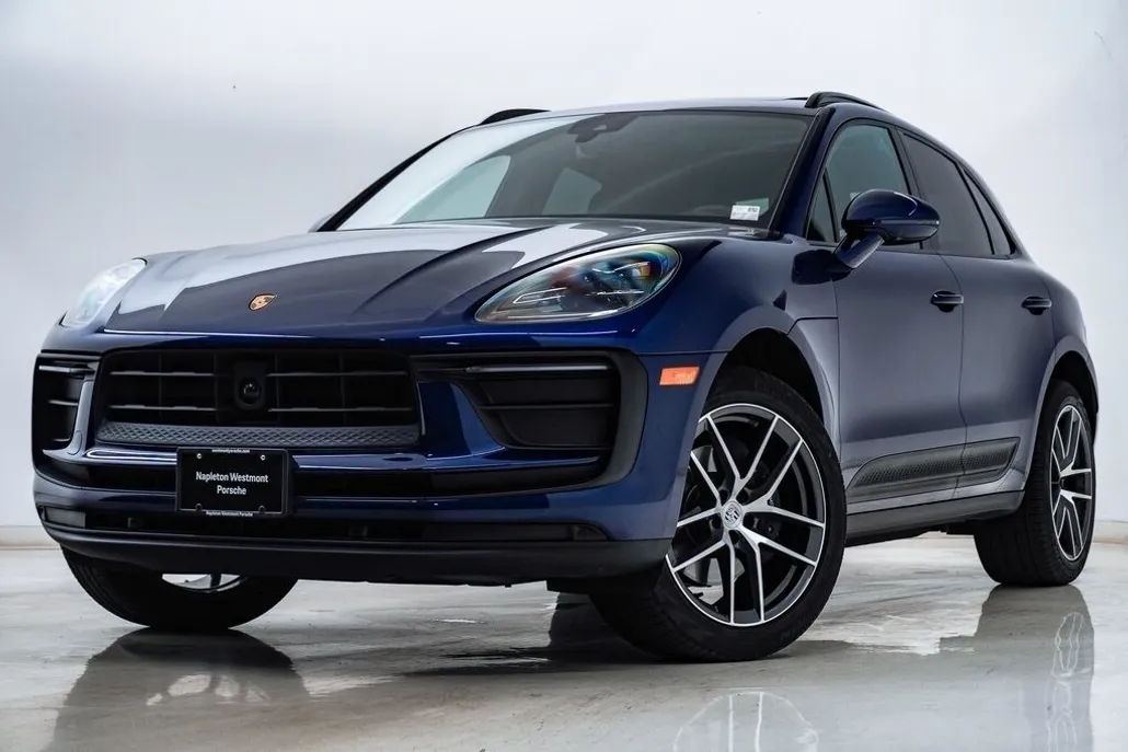 2025 Porsche Macan photo 1