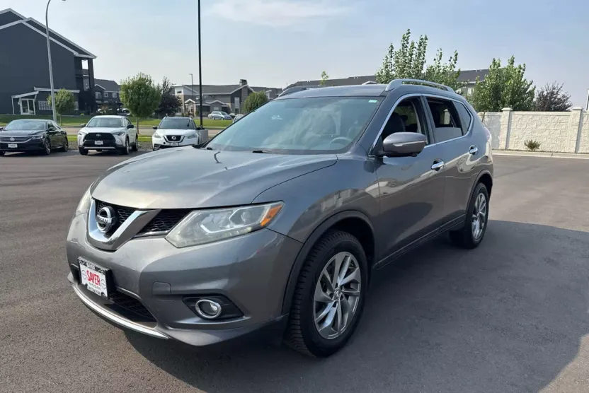 2015 Nissan Rogue SL photo 1