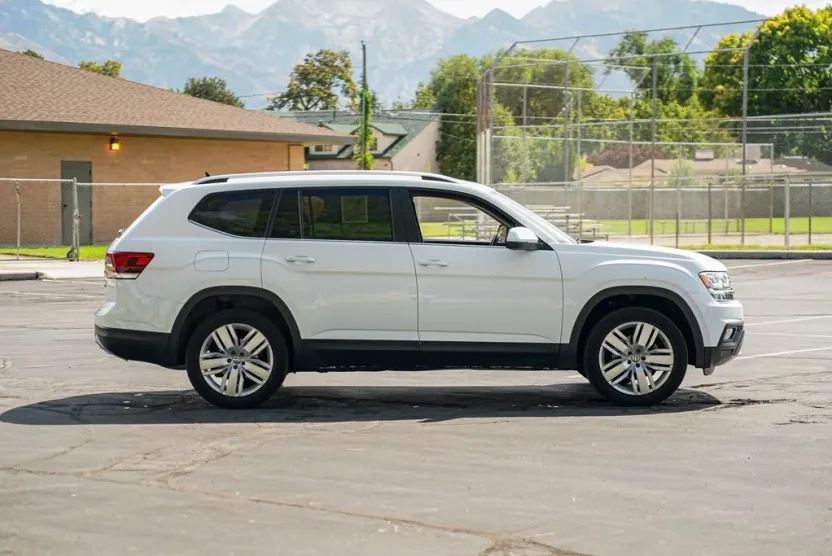 2019 Volkswagen Atlas V6 SE Technology photo 1