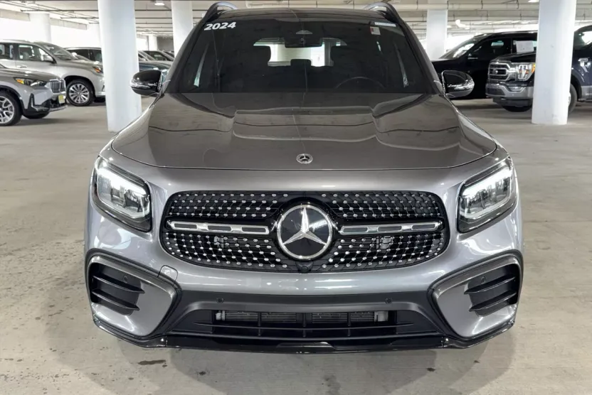 2024 Mercedes Benz GLB 250 photo 1