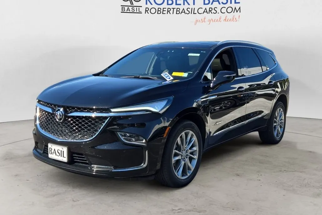2024 Buick Enclave Avenir photo 1