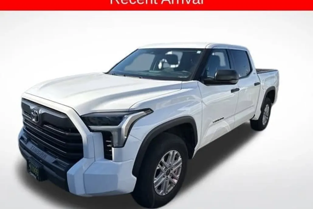 2023 Toyota Tundra SR5 photo 1