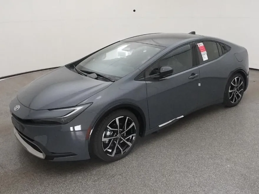 2026 Toyota Prius Plug-in Hybrid XSE Premium photo 1