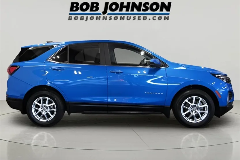 2024 Chevrolet Equinox LT photo 1