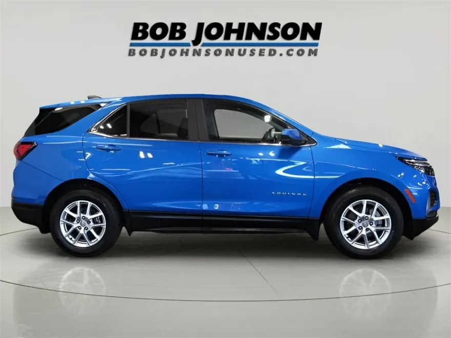 2024 Chevrolet Equinox LT photo 1
