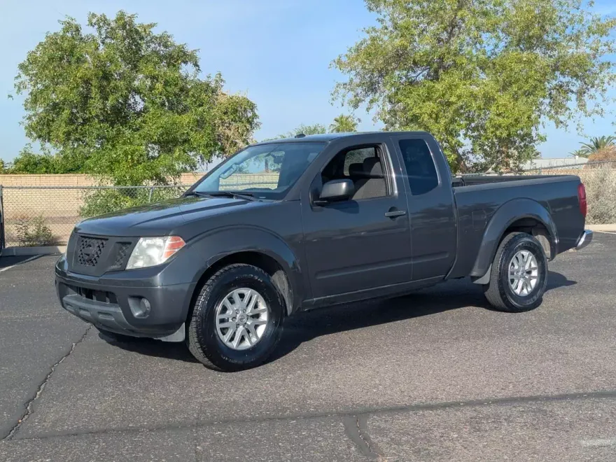 2014 Nissan Frontier SV photo 1