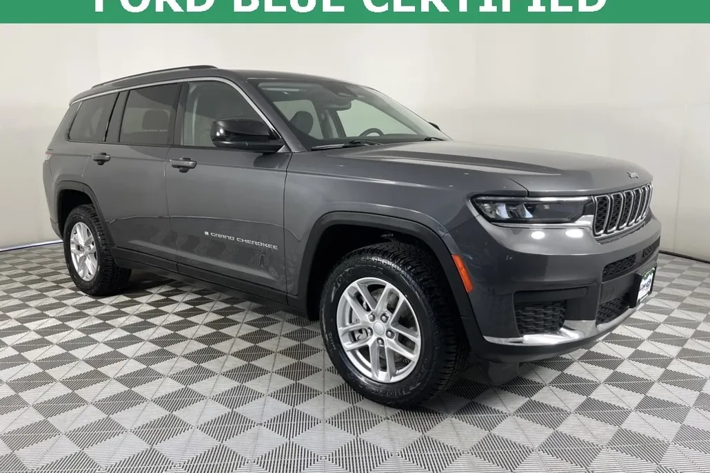 2023 Jeep Grand Cherokee Laredo photo 1