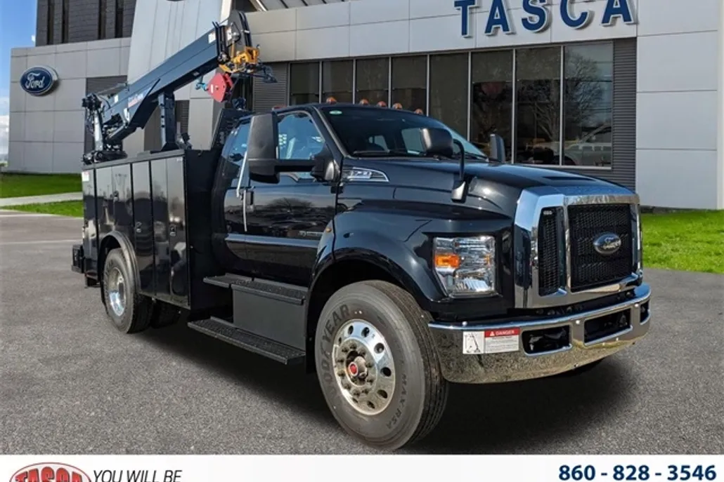 2024 Ford F-750 Base photo 1