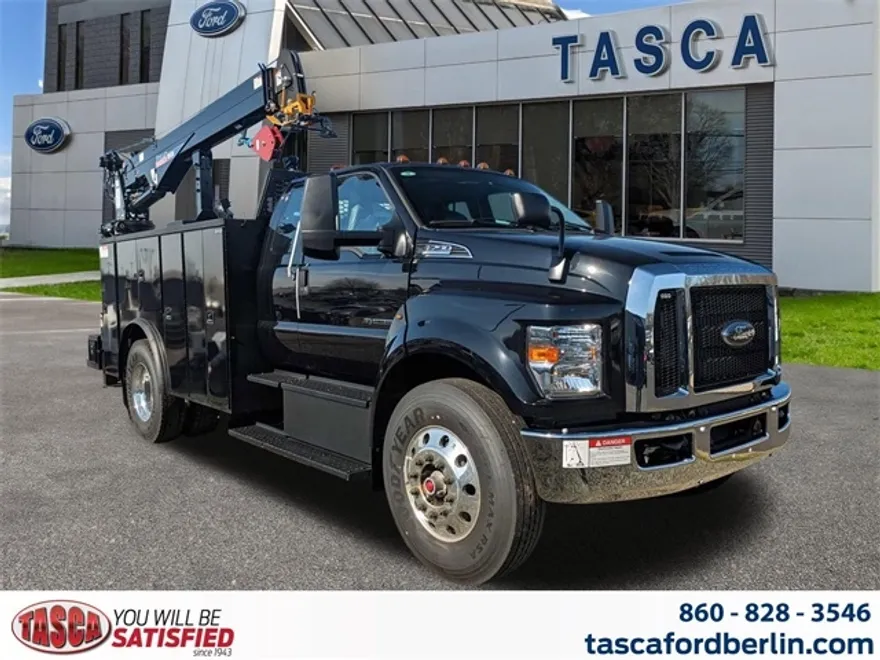 2024 Ford F-750 Base photo 1