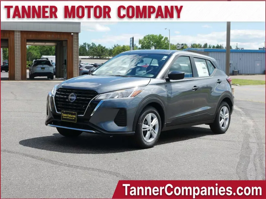 2025 Nissan Kicks Play S photo 1