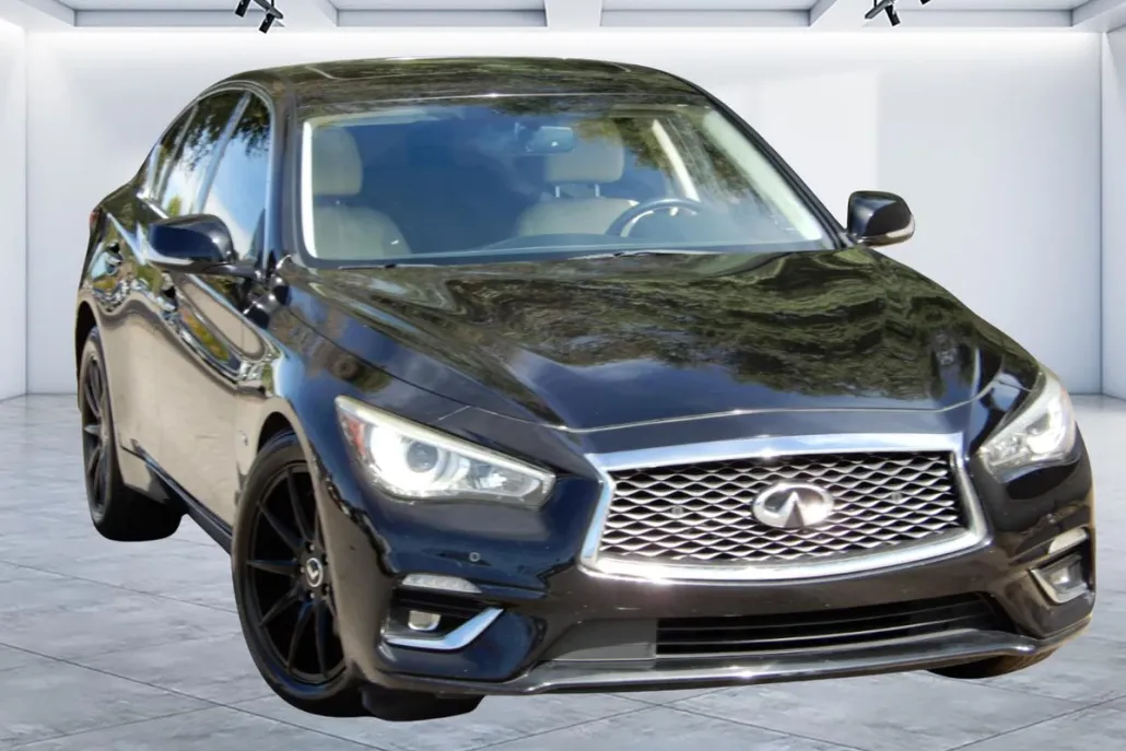 2018 Infiniti Q50 3.0t LUXE AWD photo 1